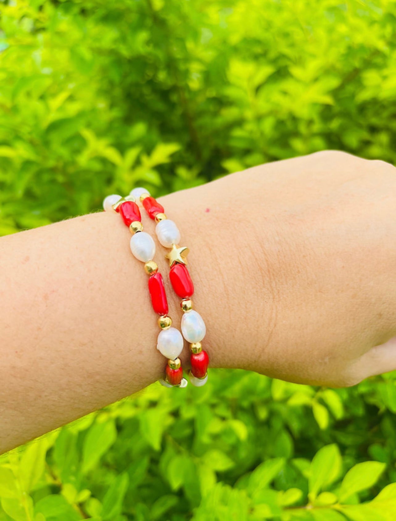 Bright Collection coral , ágata y perlas pulsera