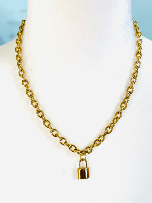 Simple Chains Golden