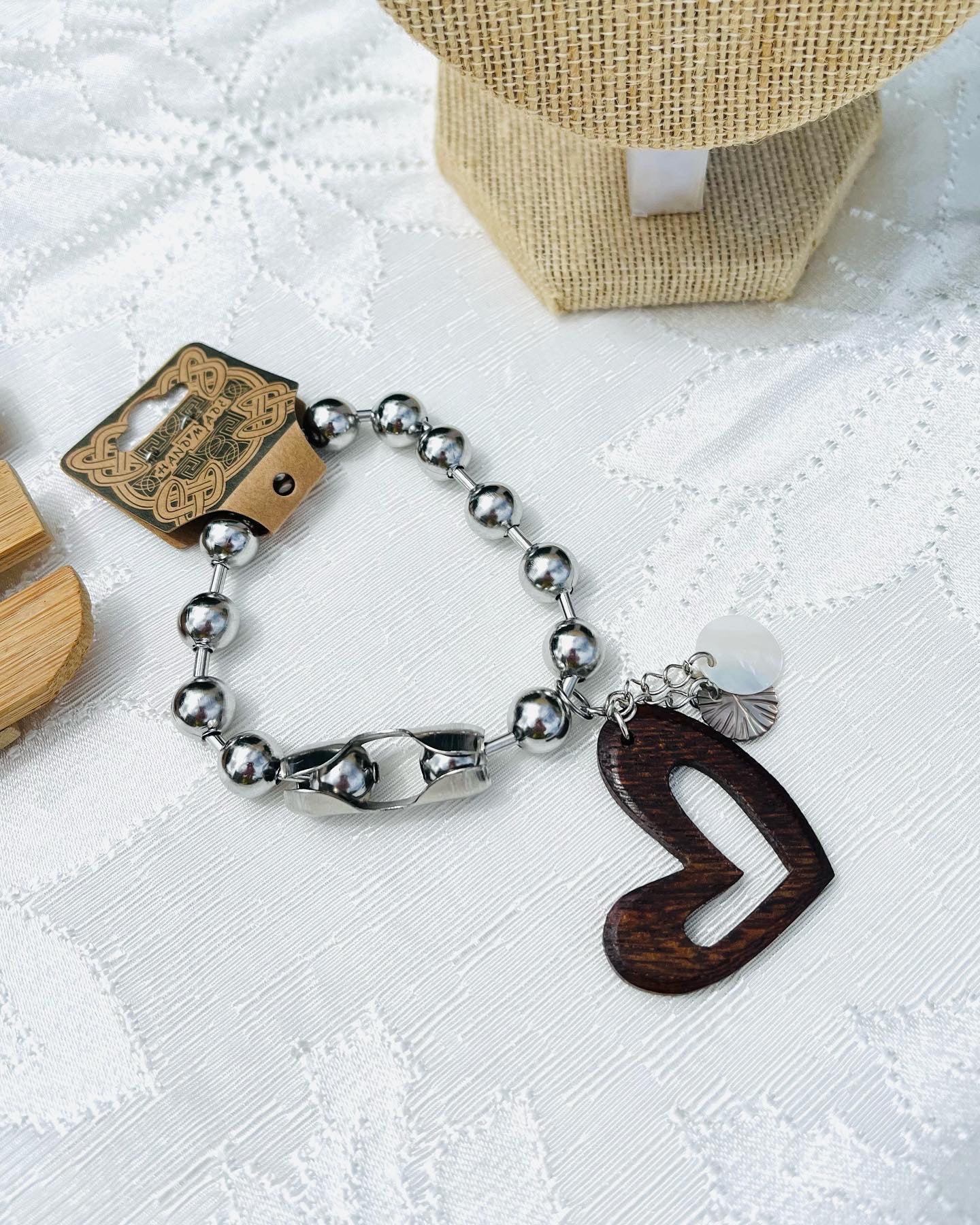 Colección Cadena Ball Chain corazón madera